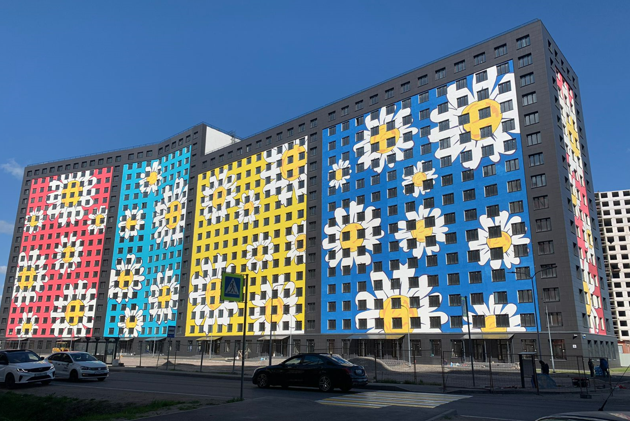 Фасад жилого комплекса в Ленинградской области